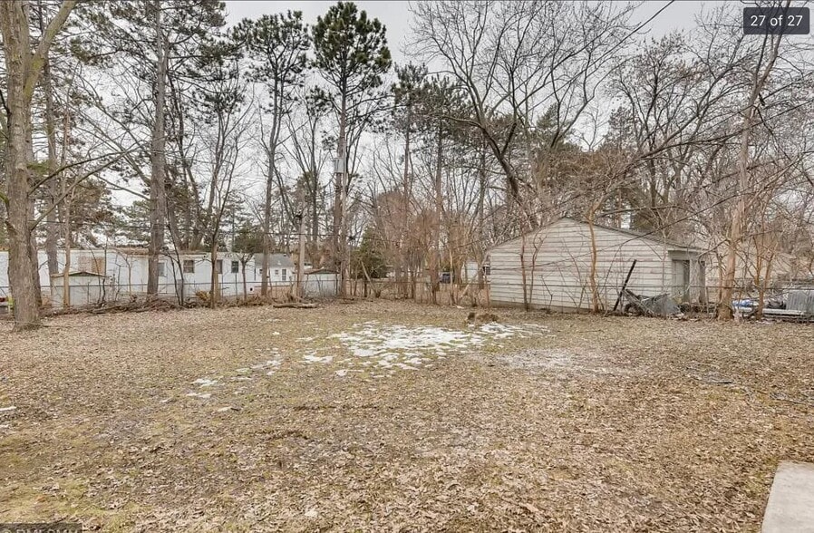 Building Photo - 403 W 74th St