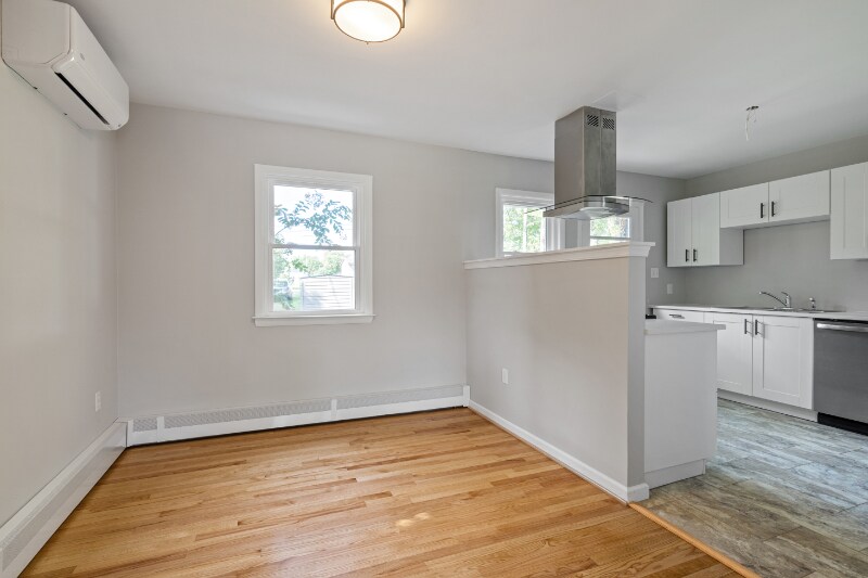 Building Photo - 707 Fairview Ave