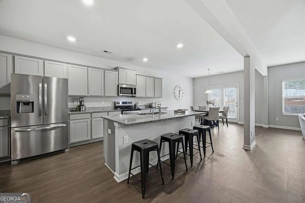 Building Photo - 933 Nandina Ln