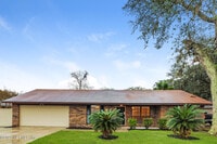 Building Photo - 6353 Tree Top Cir W