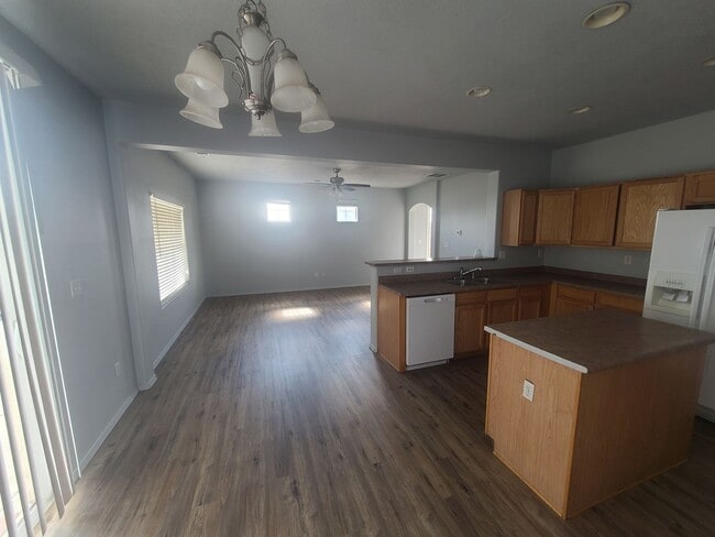 Building Photo - 3BR 2.5BA Home w/ Refrigerated Air near UNM (OPEN HOUSE 7/16 4:45)
