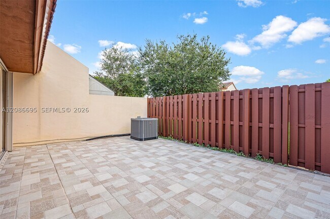 Building Photo - 11226 SW 117th Ct
