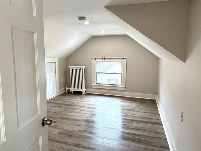 Building Photo - 48 Warren Ave