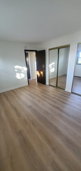 Building Photo - 15290 El Cameno Ter