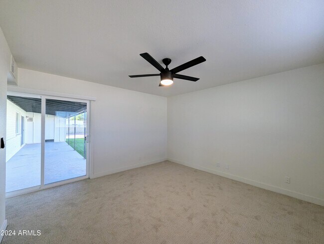 Building Photo - 121 N Flint Cir