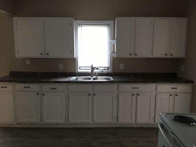 Building Photo - Beautiful 3 bedroom 1 bath home in St. Paul