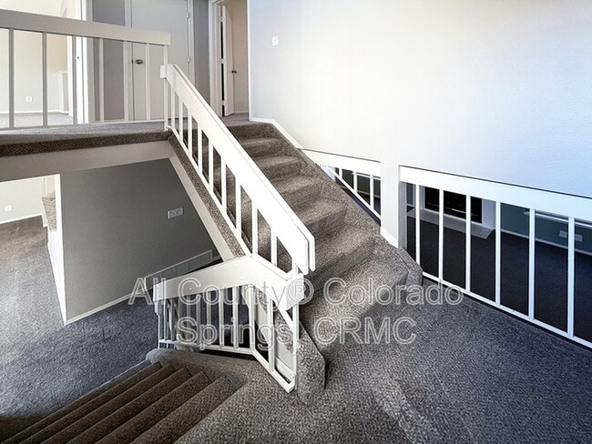 Building Photo - 2058 Palm Dr