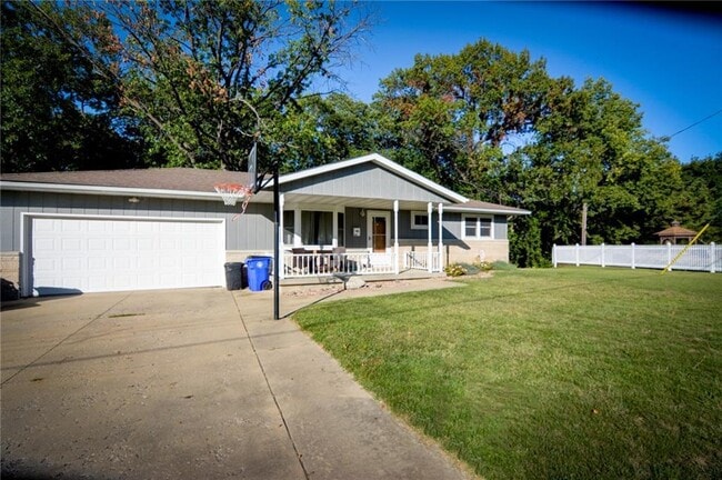 Building Photo - 858 Haynes Dr