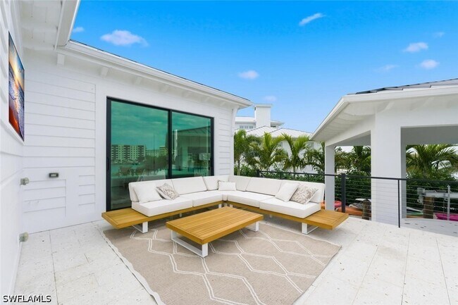 Building Photo - 200 Bahia Point
