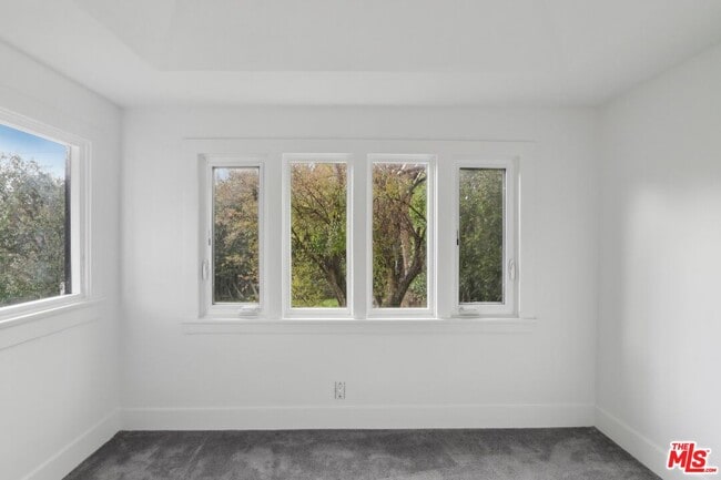 Building Photo - 2747 Denby Ave