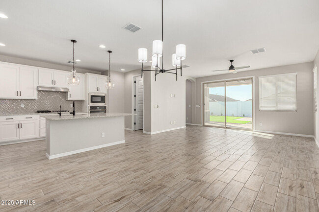 Building Photo - 34924 N Hawley Dr