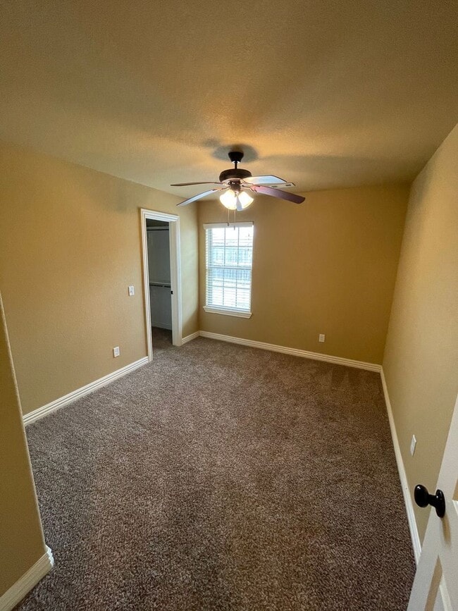 Building Photo - 405 Cherry St