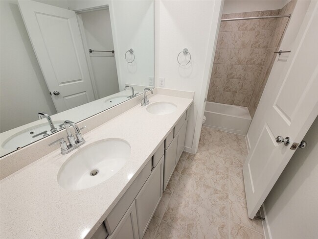 Building Photo - 21627 Royal Jett Dr