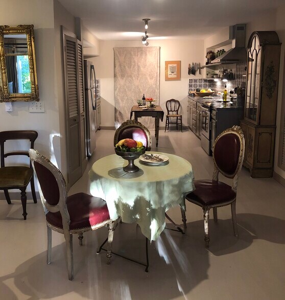 Dining Area - 388 Eichybush Rd