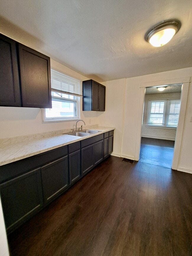 Building Photo - 244 E Siebenthaler Ave