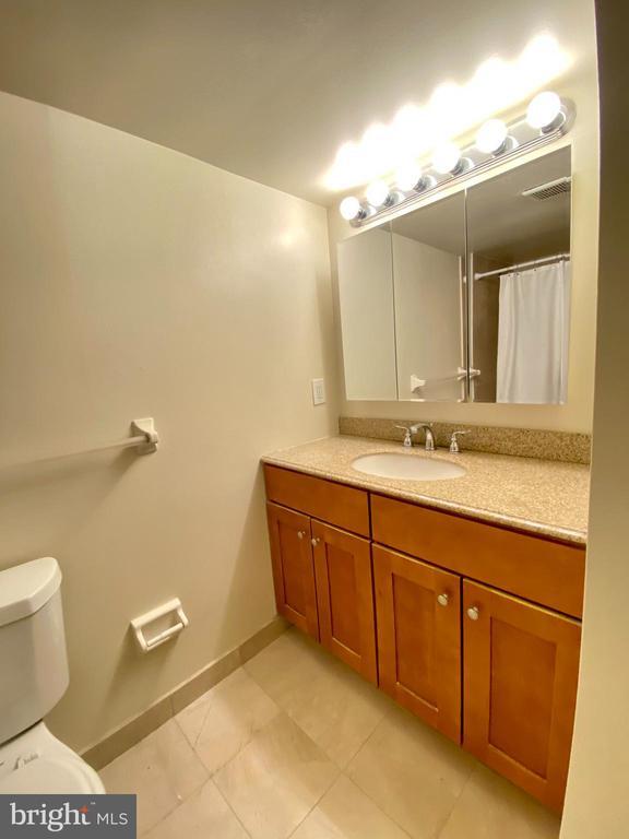 Building Photo - 1420 Locust St