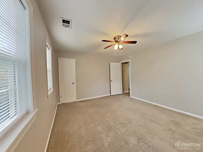 Building Photo - 120 Kenton Dr