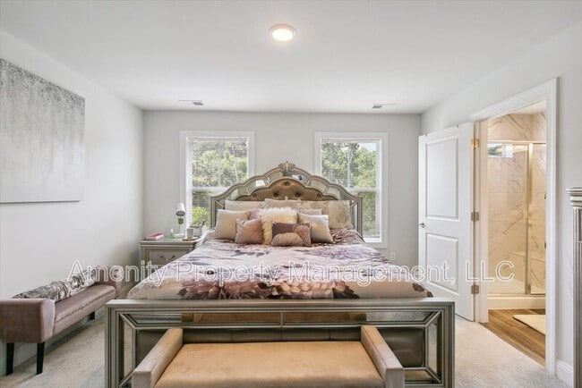 Building Photo - 121 Daybeacon St