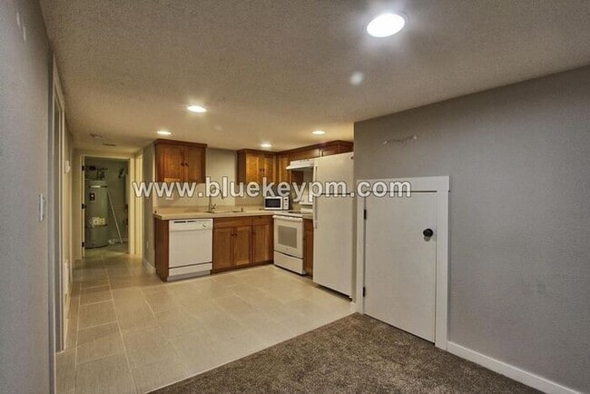 Building Photo - 2 Bed, 1 Bath Basement Apartment in Alberta Art Area of Portland