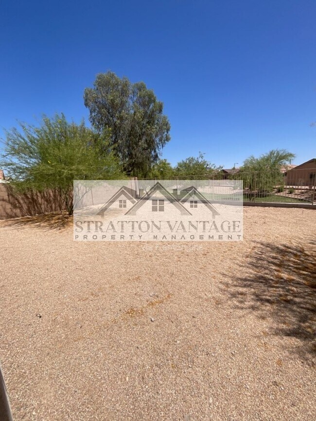 Building Photo - 24531 W Mobile Ln