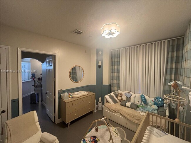 Building Photo - 4700 SW 160th Ave