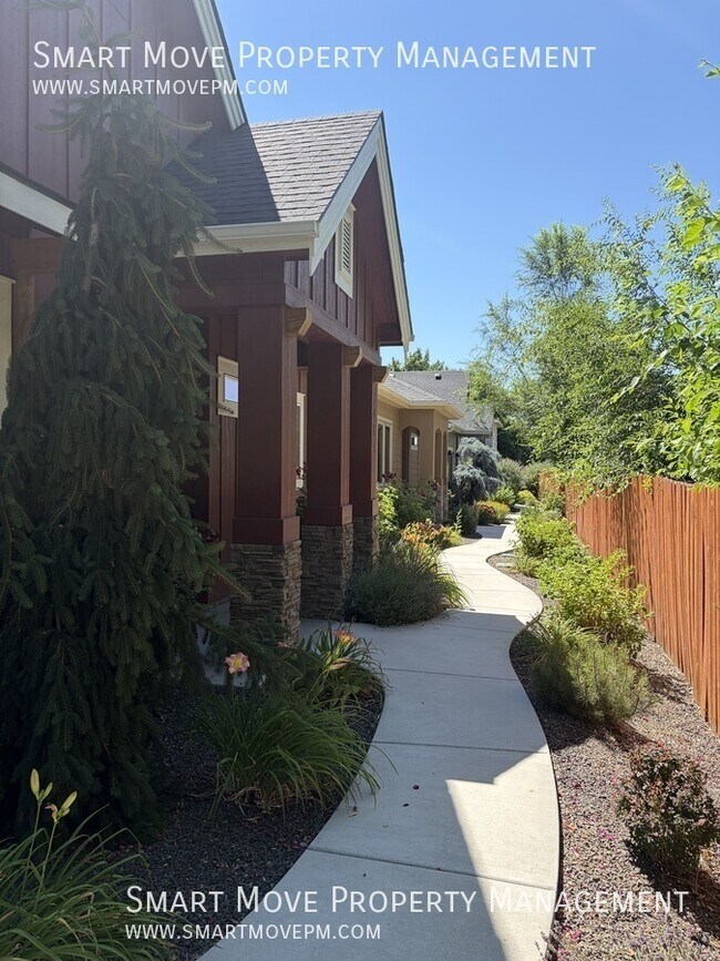 Building Photo - 2463 N Ashgrove Ln
