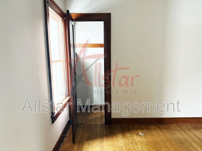 Building Photo - 4115 Henritze Ave