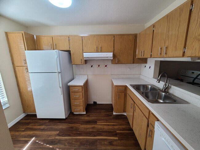 Building Photo - 2953 Wainwright Ct