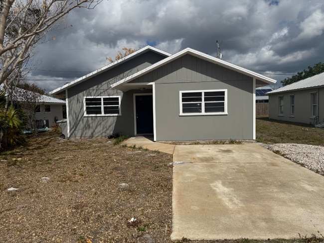 Building Photo - 430 14th St SW