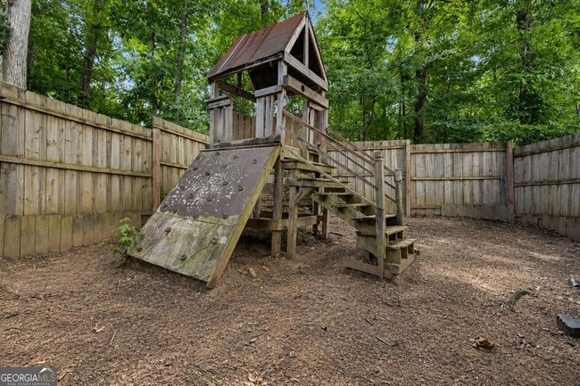 Building Photo - 6 Stonebrook Dr