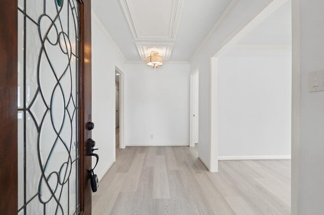 Building Photo - 6249 Overbrook Ln