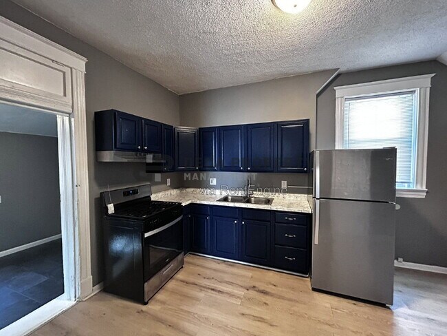 Building Photo - 1555 Salerno Dr