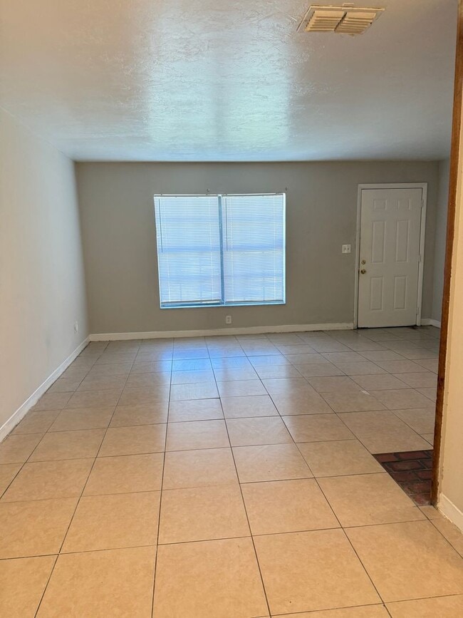 Building Photo - 2525 Active
