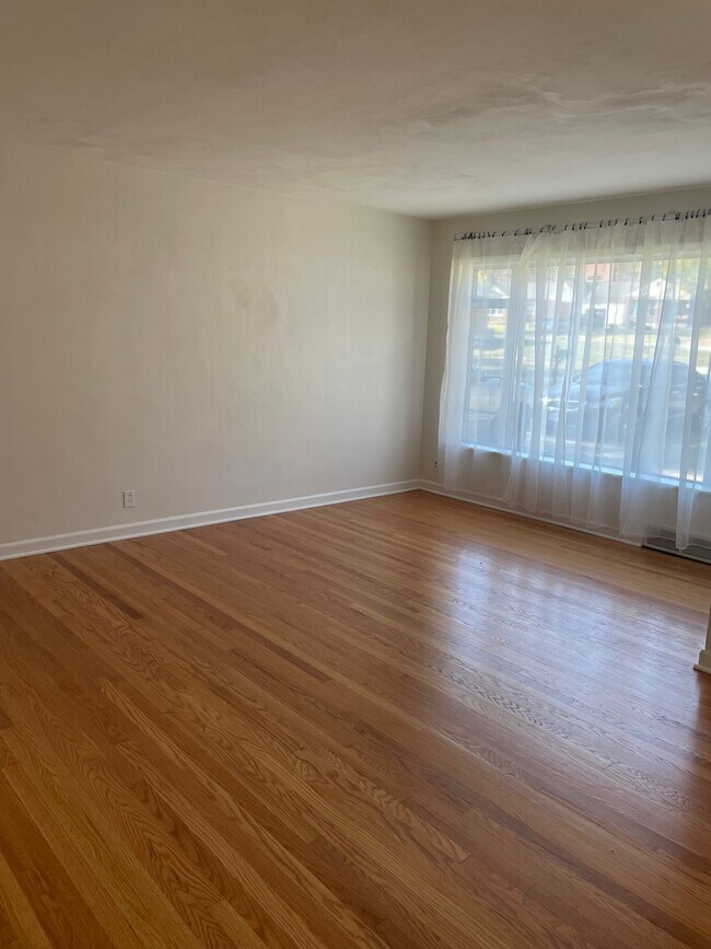 Living room - 9404 High Hill Ct