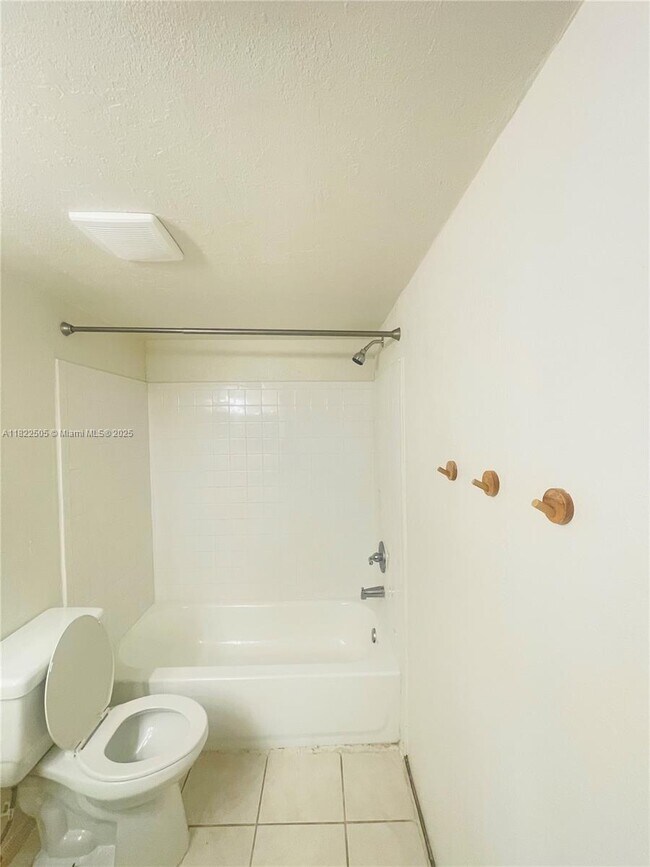 Building Photo - 2736 S University Dr