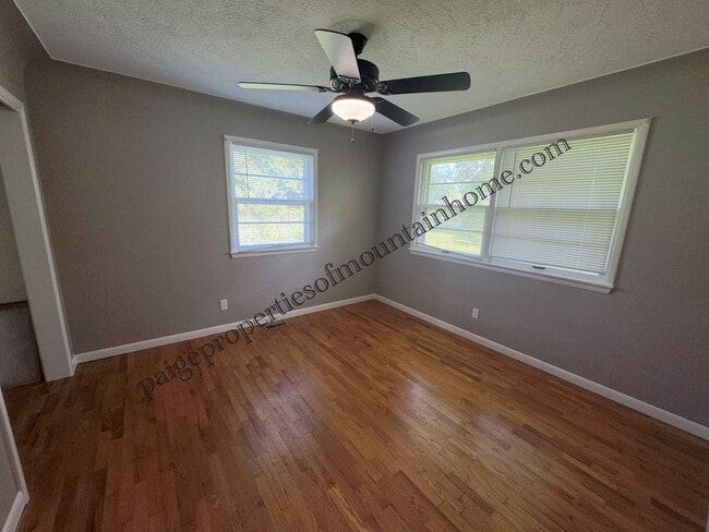 Building Photo - 425 Ashington Dr