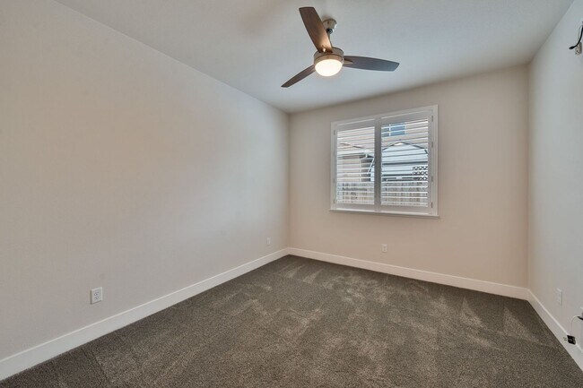 Building Photo - Beautiful Lincoln Home with Solar, 3-Car Garage & Trailer Parking!