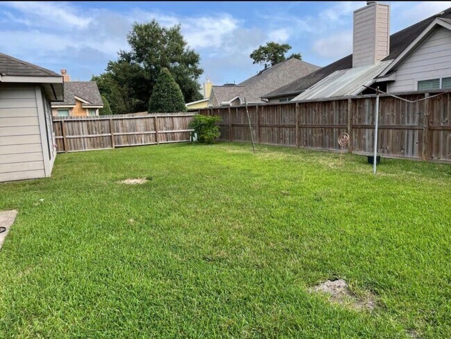 Building Photo - 15119 Wimberly Park Dr