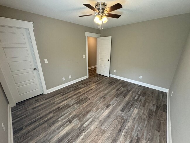 Building Photo - 308 N Varnell Rd