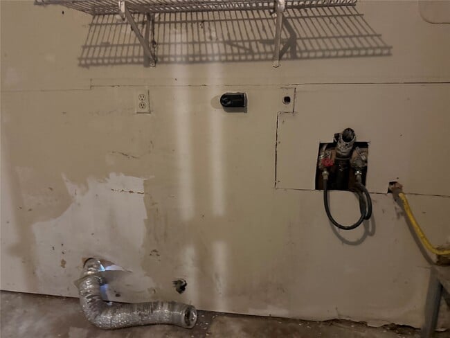 Building Photo - 3122 Trail Lake Dr