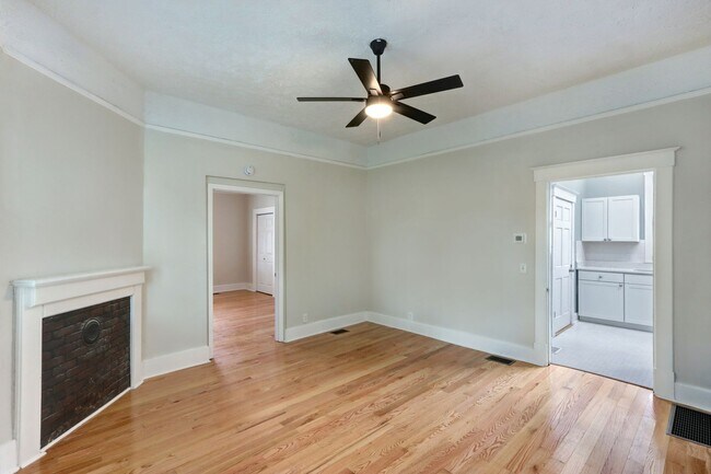 Building Photo - Renovated two bedroom apartment