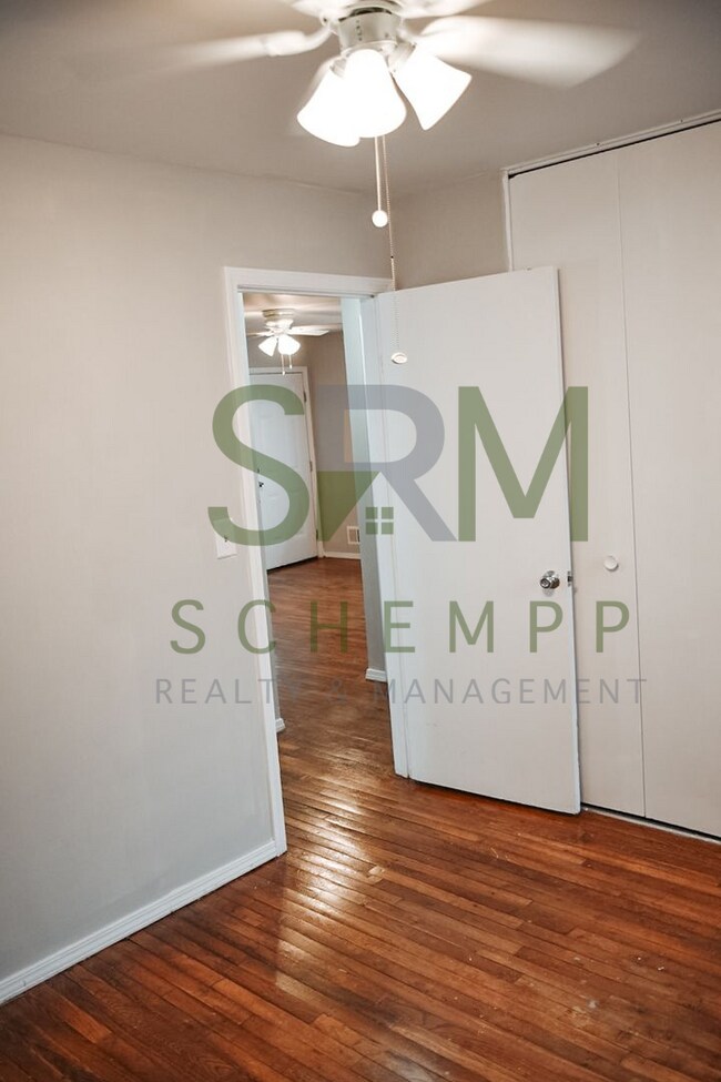 Building Photo - 4700 Walnut Grove Ave