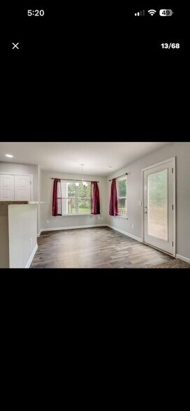 Building Photo - 3401 Silver Ridge Dr