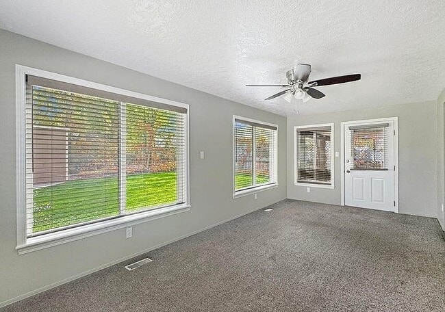 Building Photo - 2756 Baltic Ave