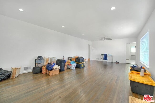 Building Photo - 5253 W Slauson Ave