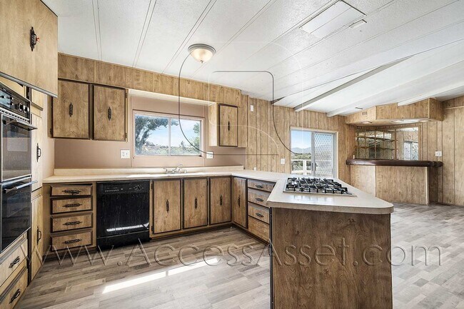 Building Photo - Lovely 2 Bed/2 Bath Manufactured Double-Wide Home In Anza!