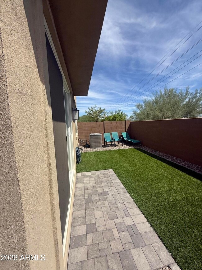 Building Photo - 5835 E Rose Garden Ln