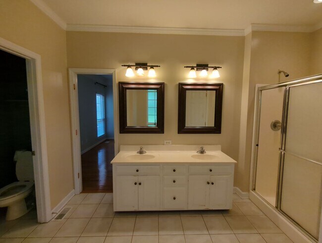 Building Photo - Nice Neighborhood in East Brainerd