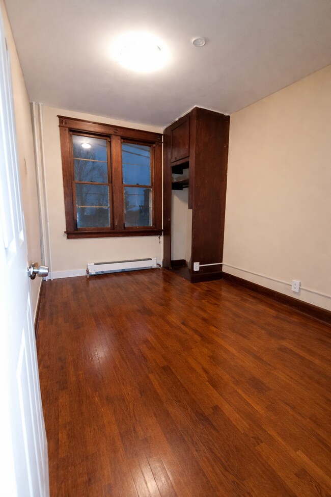 Building Photo - 270 Livingston Ave