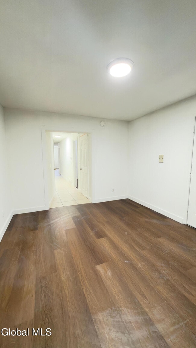 Building Photo - 3132 6th Ave